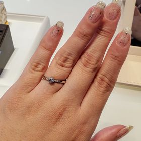 【ラザール ダイヤモンド【取扱店販売】】の口コミ 最初に見た時にキラキラしているのが気に入り購入を決めました。
やはりグ...