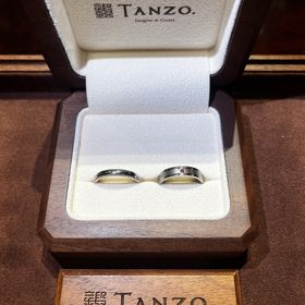 【TANZO.(鍛造指輪)の口コミ】 リングの太さ、形、デザインもちろん指輪を作る工程も選ぶことができる。
…