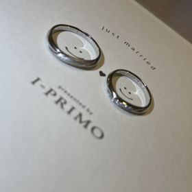 【アイプリモ(I-PRIMO)の口コミ】 女性用は、斜めにダイヤモンドが5石並んでおり、キラキラしていてかわいい…