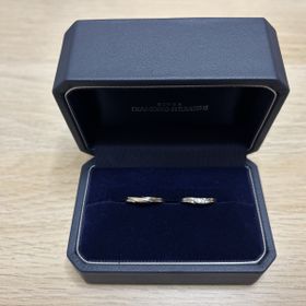 【銀座ダイヤモンドシライシの口コミ】 ウェーブがかかっているので、指に対して平行に付かなくても綺麗に見える…