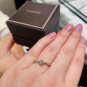 【アイプリモ(I-PRIMO)の口コミ】 試着した時に一番石の輝きが綺麗だと感じ、一目惚れに近い形で購入しまし…