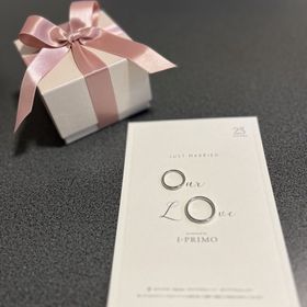 【アイプリモ(I-PRIMO)の口コミ】 婚約指輪がウエーブのデザインで、こちらもウエーブのため、重ね付けした…