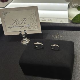 【GALA JEWELRY(ガラジュエリー)の口コミ】 女性用のはとても質の高いダイヤモンドを10個使用していて、とても綺麗に…