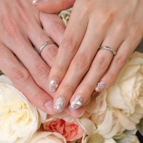 【STAR JEWELRY(スタージュエリー)の口コミ】 色々な店のカタログを見て候補を出して、お店で試着して決めました。
まず…