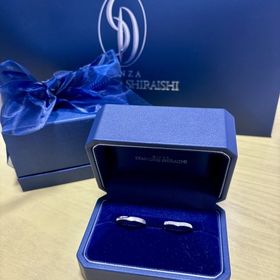 【銀座ダイヤモンドシライシの口コミ】 結婚指輪を購入するにあたり、三店舗を見て周り、複数のブランドを試着し…