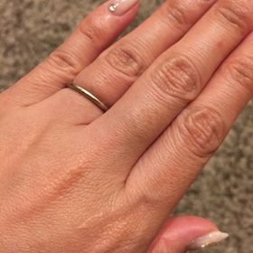 【AHKAH(アーカー)の口コミ】 自分自身の普段の服装がシンプルなものが多いので、普段使いにもできるよ…