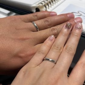 【銀座ダイヤモンドシライシの口コミ】 最初はダイヤモンドを一つ入れましたが、3年後には二つ増やすなどの指輪の…