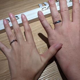 【SORA(ソラ)の口コミ】 金属アレルギーがあるためアレルギーフリーの指輪を探しており、SORAの指…