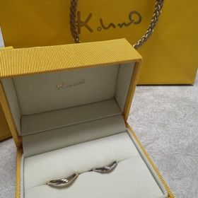 【ケイウノ ブライダル(K.UNO BRIDAL)の口コミ】 ダイヤモンドの数や、色合いの調整などができ、自分たちだけの指輪が購入…