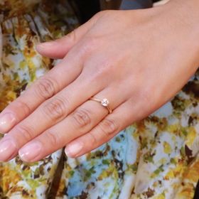 【銀座ダイヤモンドシライシの口コミ】 パーソナルカラーが秋なので、イエローゴールドで検討していました。引っ…