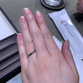 【アイプリモ(I-PRIMO)の口コミ】 ザシンプル、といった感じの指輪です。自分の指には、ウェーブ形が似合う…