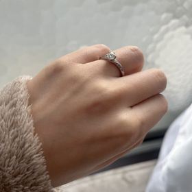 【銀座ダイヤモンドシライシの口コミ】 なんといっても、ほかのブランドには負けないつけ心地が最高でした！指の…