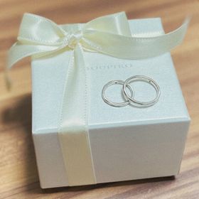 【ECRIN(エクラン)の口コミ】 シンプルなデザインなのでシーンを選ばず着用できます。
よく見ないとわか…