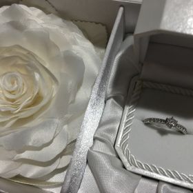 【4℃ BRIDAL(ヨンドシーブライダル)の口コミ】 ペアリングからずっと、4°Cの指輪を購入しており「婚約指輪も4°C…