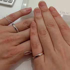 【萬時(Manji)の口コミ】 少し個性的なデザインなのが気に入りました。
2人のデザインはほぼ同じな…