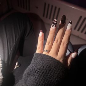 【アイプリモ(I-PRIMO)の口コミ】 デザインをまよっていましたが、店員の方に自分の指の形にあったデザイン…