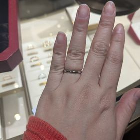 【カルティエ(Cartier)の口コミ】 シンプルで装着のないデザインのものを試着させていただきました。やはり…