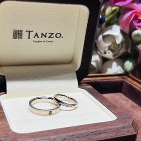 【TANZO.(鍛造指輪)の口コミ】 2色を使って自分の理想になったこと。
普段見慣れないブラックダイヤを用…