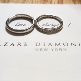 【ラザール ダイヤモンド(LAZARE DIAMOND)の口コミ】 薬指と小指の根元が横並びではないので、浅いV型、ダイヤモンドの両端はウ…