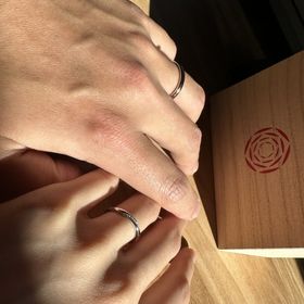 【出雲結(いずもゆい)の口コミ】 私はシンプルなデザインが好きで想結、妻はおしゃれな形でキラキラした風…