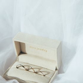 【mina.jewelry(ミナジュエリー)の口コミ】 •素材やデザインが豊富で、自分の手に似合う理想の指輪をオーダーで…