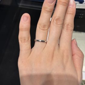 【銀座ダイヤモンドシライシの口コミ】 シンプルなデザインを探しており、ダイヤモンド付きのものを探していたの…