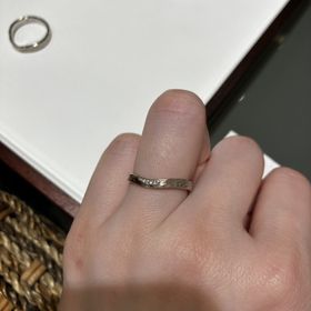 【杢目金屋(もくめがねや)の口コミ】 ウェーブがかった指輪でダイヤの入ったものをさがしていたところ、こちら…