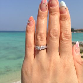 【SA BIRTH(サバース)】の口コミ 他のブランド店の指輪に比べて、青く光るダイヤモンドに魅了されたのが一番...