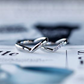 【I's stone(アイズストーン)の口コミ】 指が細く長く見えるデザインで
肌のトーンも上がって見えます
シンプルで…