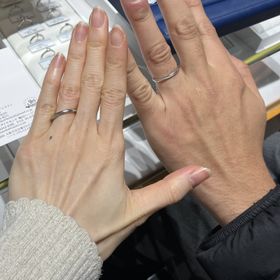 【銀座ダイヤモンドシライシの口コミ】 見れば見るほど悩んでしまったのですが、指の長さや関節の特徴をベースに…