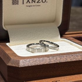 【TANZO.(鍛造指輪)の口コミ】 上ハーフだけ切れ込みのラインを入れ、全体にマット加工を入れてもらいま…