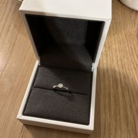 【BIJOUPIKO(ビジュピコ)の口コミ】 アンティーク調のもので探していました。一粒ダイヤのソリティアよりはデ…