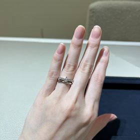 【ショーメ(CHAUMET)の口コミ】 アームにパヴェダイヤがついたエタニティタイプの指輪を探していました。
…