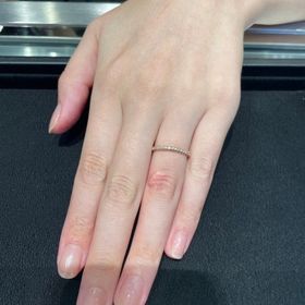 【ティファニー(Tiffany & Co.)の口コミ】 イエローゴールドのハーフエタニティの指輪を探していました。ティファニ…