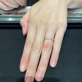 【ティファニー(Tiffany & Co.)の口コミ】 イエローゴールドのハーフエタニティの指輪を探していました。ハーフエタ…