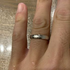 【ラザール ダイヤモンド(LAZARE DIAMOND)の口コミ】 この指輪は特別な思いを込められるアクセサリーで、デザインや素材の選択…