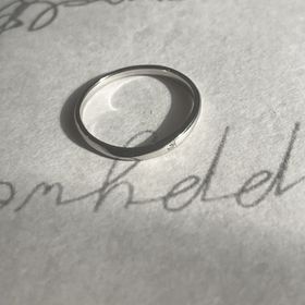 【1122 iifuufu bridal(いい夫婦ブライダル)の口コミ】 手頃な値段でシンプルなデザインが多くい。内側にイニシャルなどを入れる…