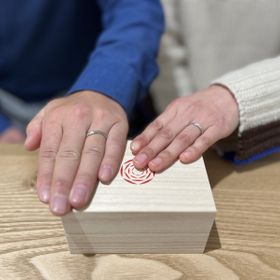 【出雲結(いずもゆい)の口コミ】 この指輪、シンプルだけどちゃんと個性が光るデザインが魅力。余計な飾り…