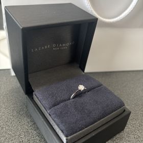 【ラザール ダイヤモンド(LAZARE DIAMOND)の口コミ】 シンプルなリングを選んで、ダイヤモンドに1番目がいくようになっていふこ…