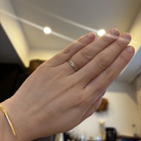 【BONDS(ボンズ)の口コミ】 ゴールドとシルバーが入っており、まわりではあまり見ないデザイン。女性…