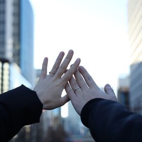 【出雲結(いずもゆい)の口コミ】 シンプルなデザインで、何歳になっても違和感なく着用できる出雲結さんの…