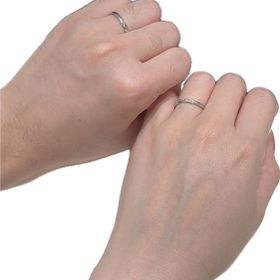 【GALA JEWELRY(ガラジュエリー)の口コミ】 スタイリッシュだけどきちんとダイヤはついてて華やかさもあり、指輪の太…