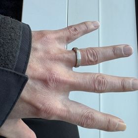 【TANZO.(鍛造指輪)の口コミ】 デザインにこだわりを込めました
色の組み合わせとデザインのバランスを考…