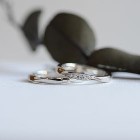 【CRAFY(クラフィ)の口コミ】 メビウスの輪をモチーフにしながら、お互いの誕生石を入れた指輪を作りま…