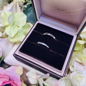 【アイプリモ(I-PRIMO)の口コミ】 この指輪は180度ぐるっと斜めにダイヤが付いているので正面からだけでなく…