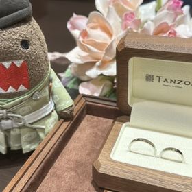 【TANZO.(鍛造指輪)の口コミ】 プラチナのシンプルな平打ちストレートで高級感のある飽きのこないデザイ…
