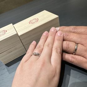 【出雲結(いずもゆい)の口コミ】 婚約指輪は華やかな印象の「絆結」、結婚指輪はしめ縄モチーフの「祈結」…