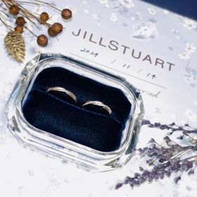 【ヴァンドーム青山(VENDOME AOYAMA)の口コミ】 わたしの方の指輪のデザインは、カーブと細やかなダイヤモンドがとても映…