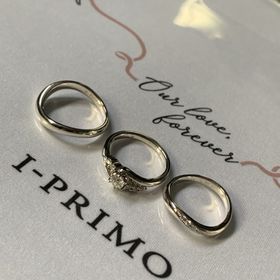 【アイプリモ(I-PRIMO)の口コミ】 結婚指輪はどちらもウェーブの指輪になってるのでシンプルながらも日常使…