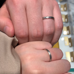 【ete(エテ)】の口コミ つちめのある指輪です。大人がしても良いぐらいに個性的で上品な指輪です。...